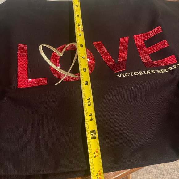 ❤️Last weekend in closet❤️NWT Victoria’s Secret Love Tote - Picture 8 of 8